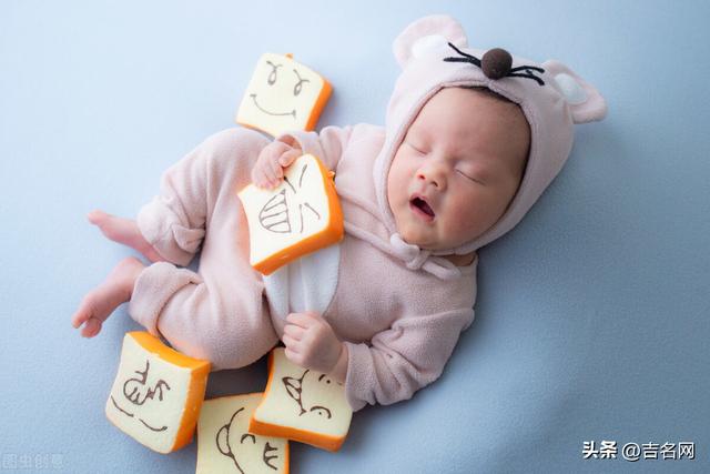 姓周屬虎的寶寶名字怎么起？姓周虎年出生男孩名字好聽大全！