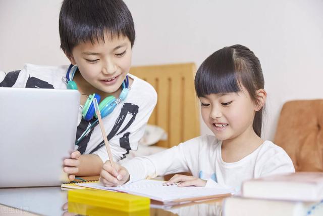網(wǎng)絡(luò)取名字大全男孩子？網(wǎng)絡(luò)取名字大全男孩兩個(gè)字！