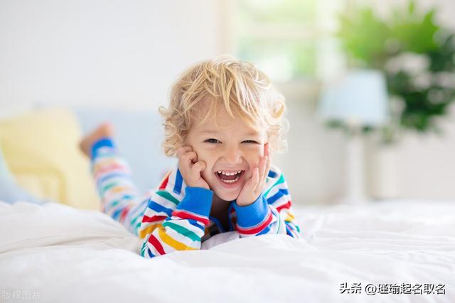 蛇寶寶起名宜用字？蛇寶寶起名字宜用字！