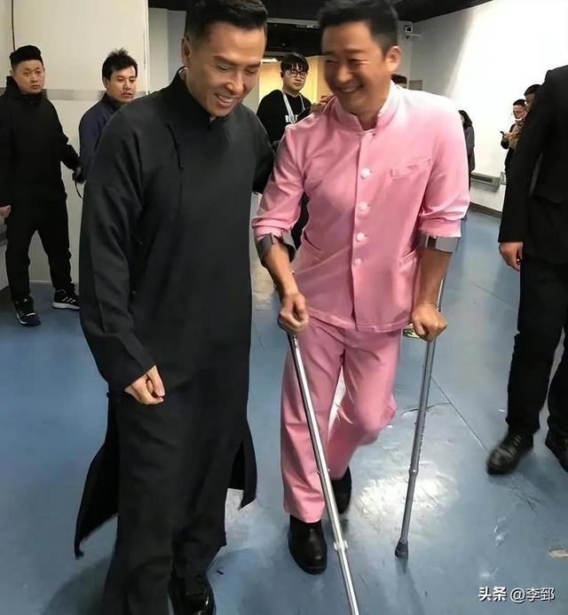 二字大寫怎么寫拼音，二字加一筆