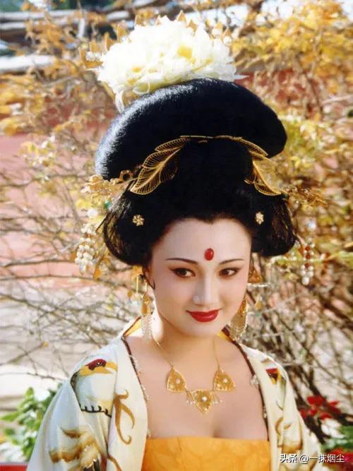馮姓女孩取名100分，馮姓女孩取名100分雞年